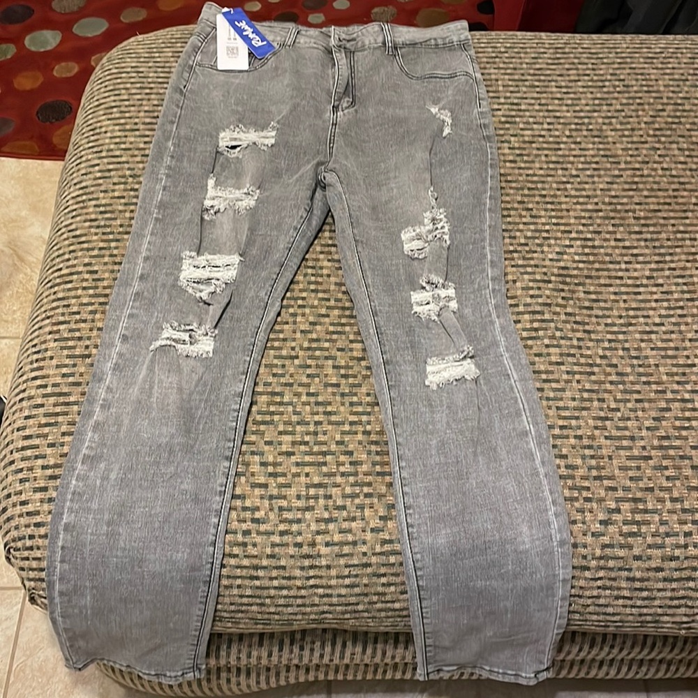 NWT skinny distressed jeans